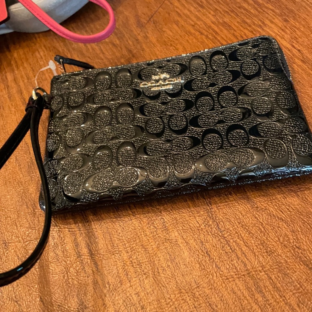 new black coached pattern with gold coach on it!